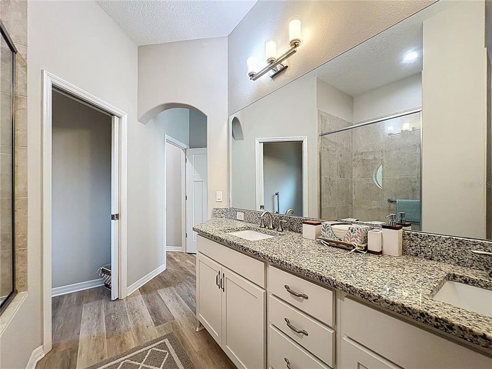 En Venta: $325,000 (3 camas, 2 baños, 1833 Pies cuadrados)