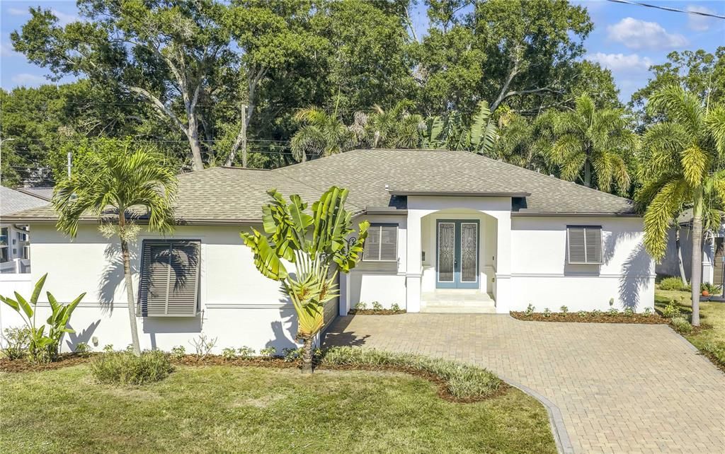 合同活跃: $835,000 (3 贝兹, 2 浴室, 1838 平方英尺)