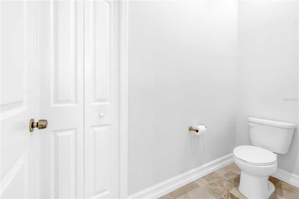 合同活跃: $835,000 (3 贝兹, 2 浴室, 1838 平方英尺)