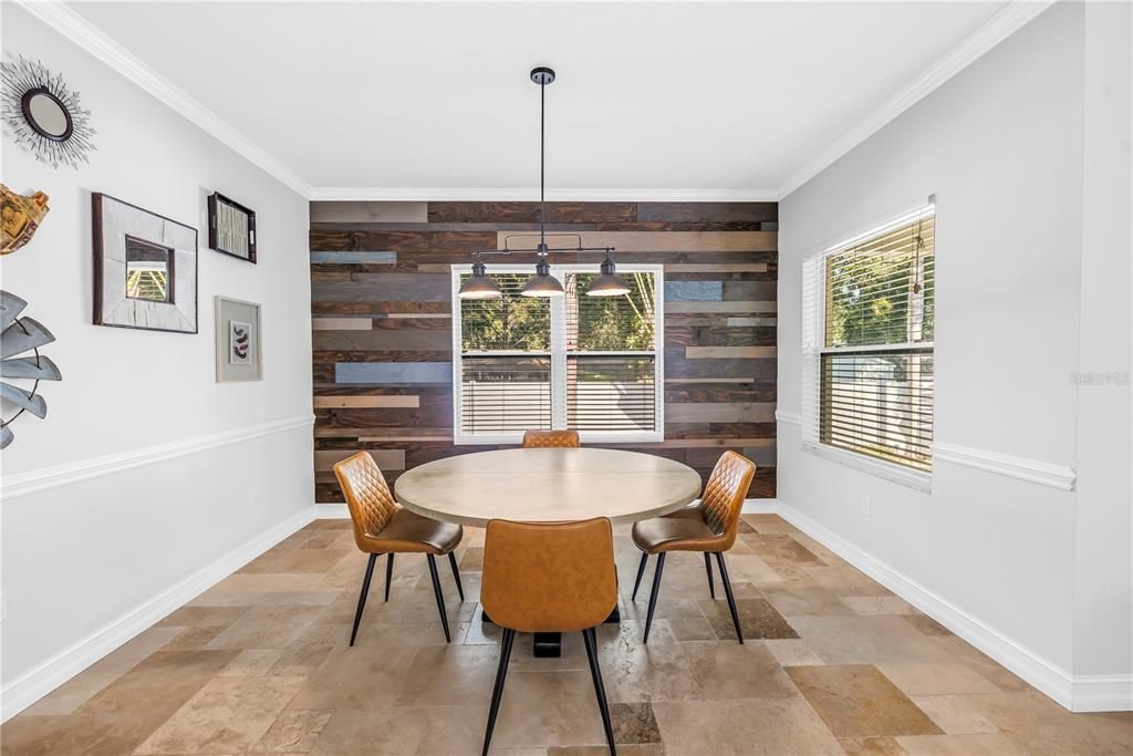 合同活跃: $835,000 (3 贝兹, 2 浴室, 1838 平方英尺)