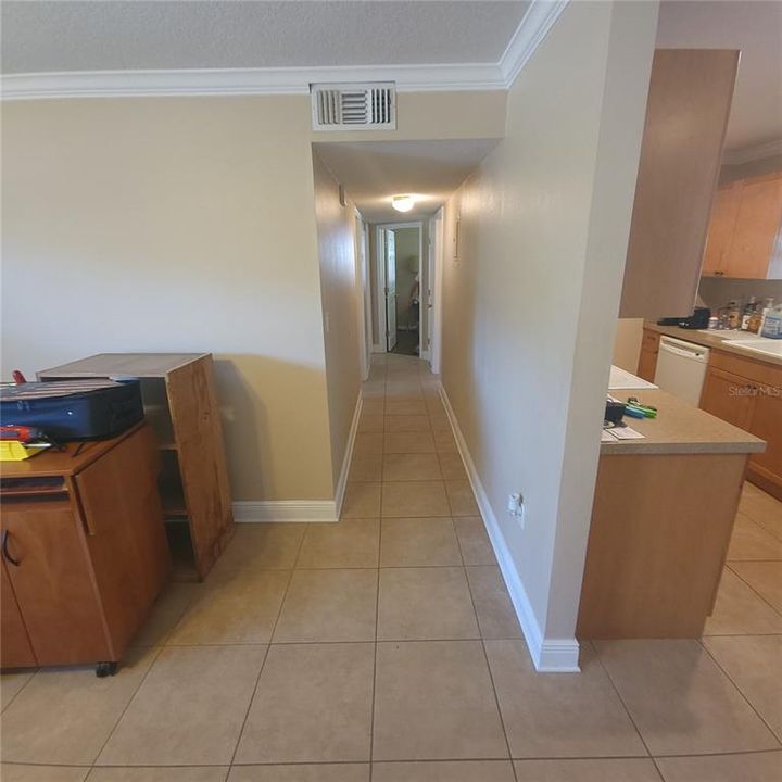 На продажу: $280,000 (3 спален, 1 ванн, 936 Квадратных фут)