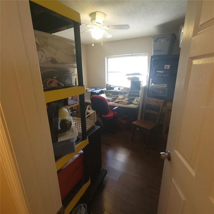 На продажу: $280,000 (3 спален, 1 ванн, 936 Квадратных фут)