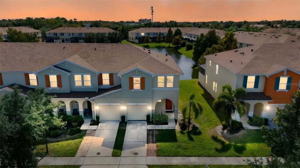 合同活跃: $340,000 (4 贝兹, 3 浴室, 1782 平方英尺)