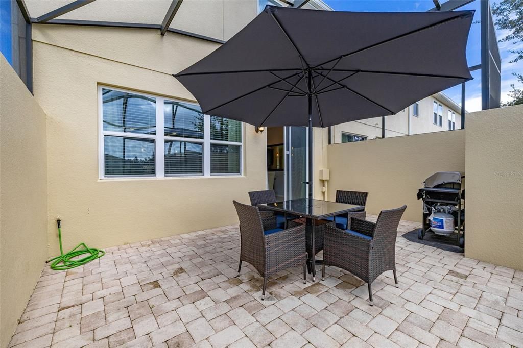 合同活跃: $340,000 (4 贝兹, 3 浴室, 1782 平方英尺)