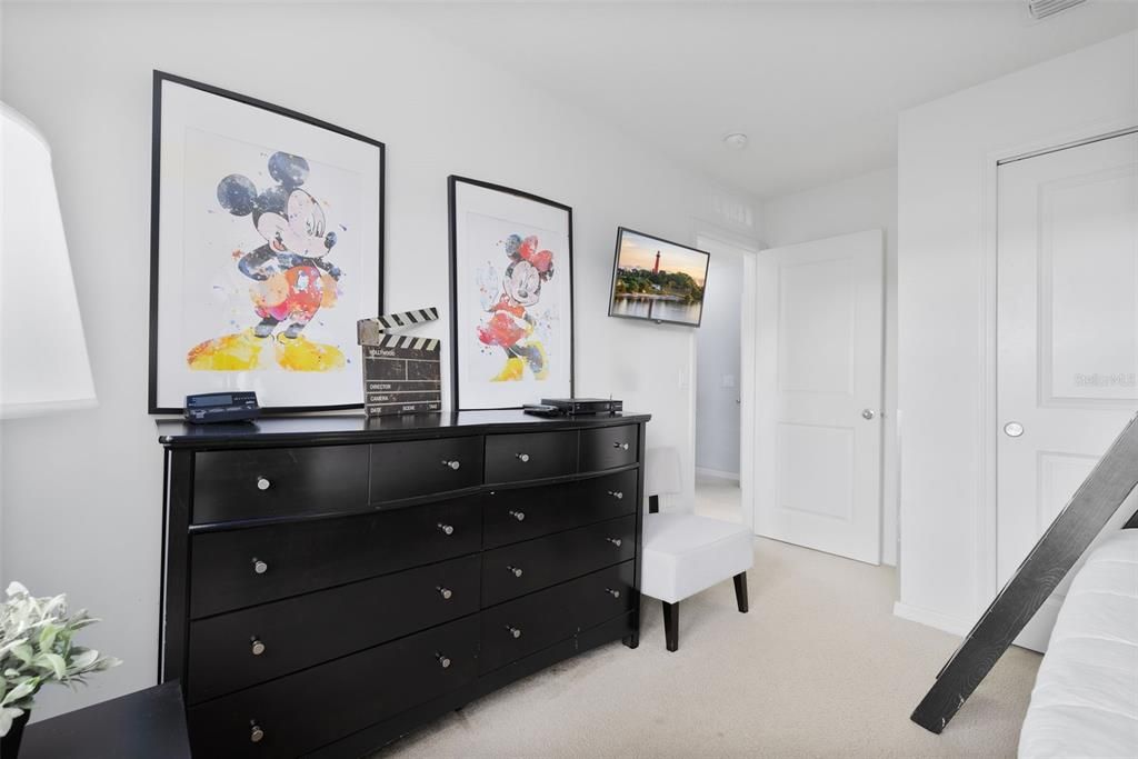 合同活跃: $340,000 (4 贝兹, 3 浴室, 1782 平方英尺)