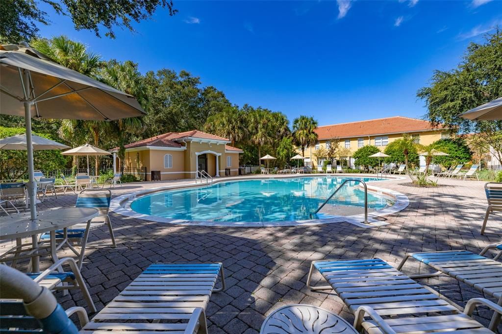 合同活跃: $340,000 (4 贝兹, 3 浴室, 1782 平方英尺)