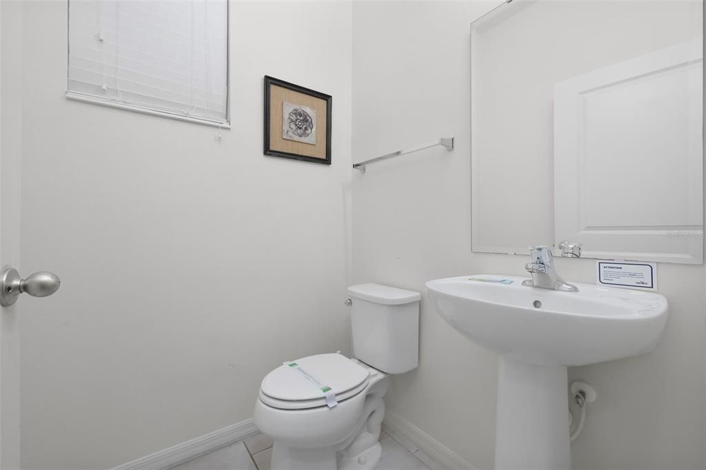 合同活跃: $340,000 (4 贝兹, 3 浴室, 1782 平方英尺)