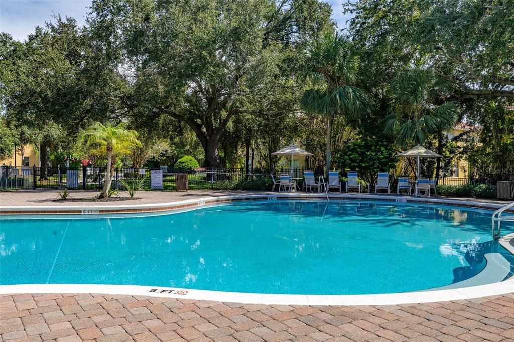 合同活跃: $340,000 (4 贝兹, 3 浴室, 1782 平方英尺)