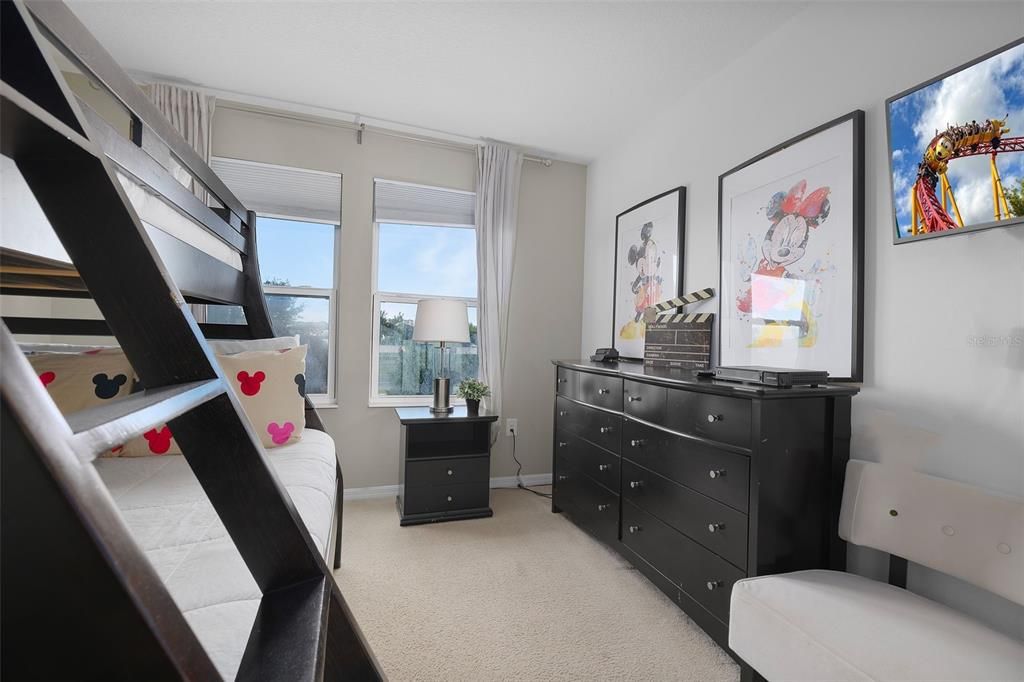 合同活跃: $340,000 (4 贝兹, 3 浴室, 1782 平方英尺)