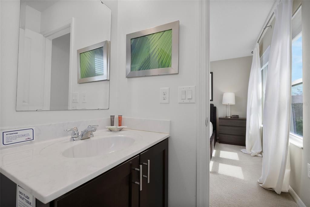 合同活跃: $340,000 (4 贝兹, 3 浴室, 1782 平方英尺)