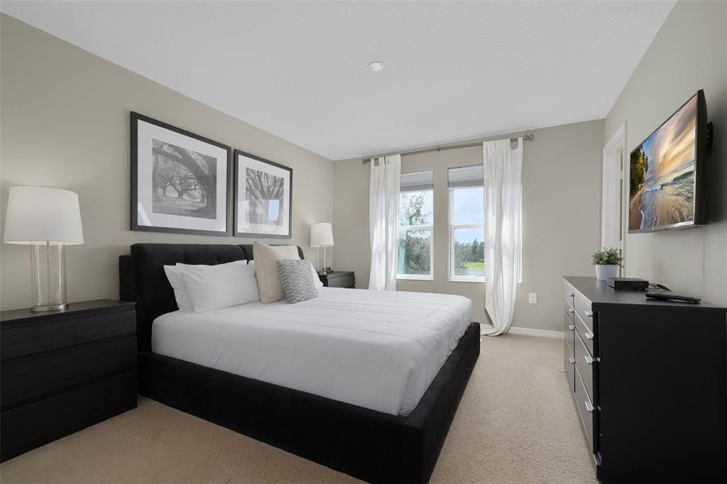 合同活跃: $340,000 (4 贝兹, 3 浴室, 1782 平方英尺)