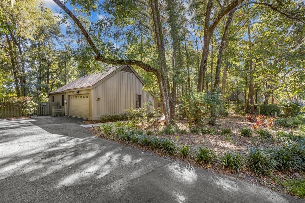 Active With Contract: $345,000 (3 beds, 2 baths, 1450 Square Feet)