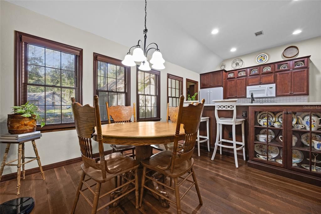 Active With Contract: $345,000 (3 beds, 2 baths, 1450 Square Feet)