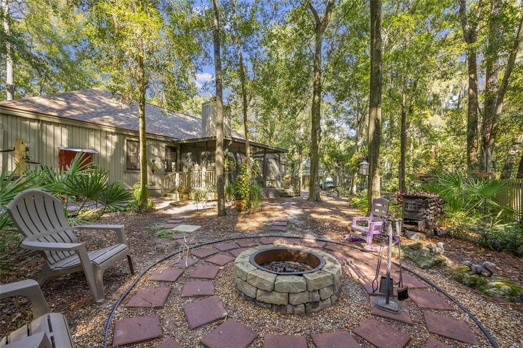 Active With Contract: $345,000 (3 beds, 2 baths, 1450 Square Feet)