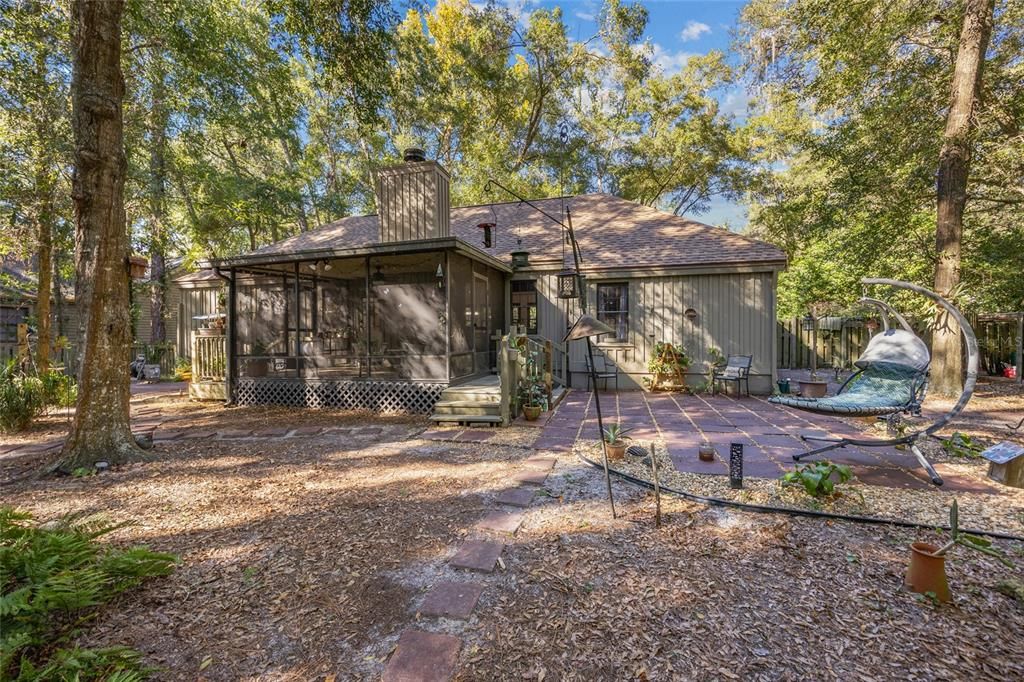 Active With Contract: $345,000 (3 beds, 2 baths, 1450 Square Feet)