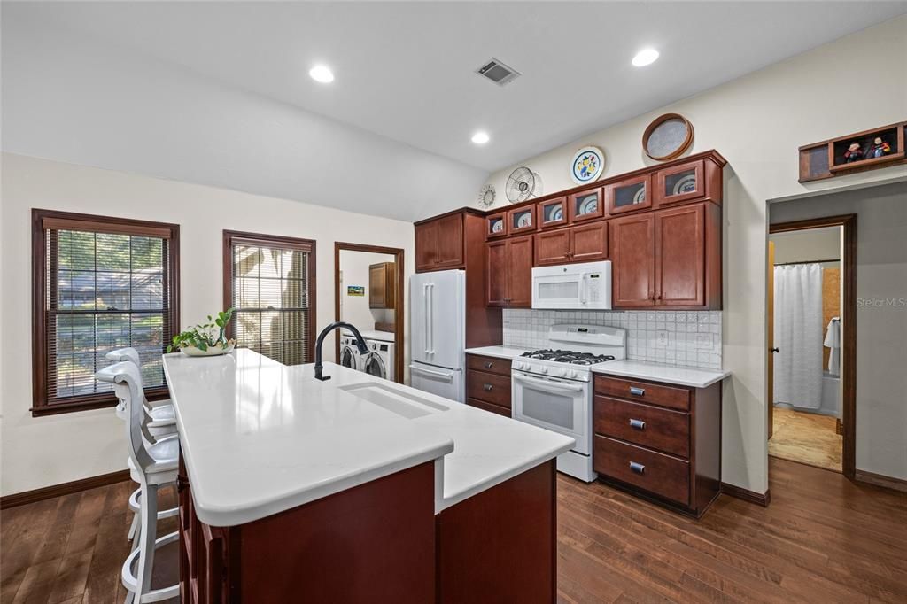 Active With Contract: $345,000 (3 beds, 2 baths, 1450 Square Feet)