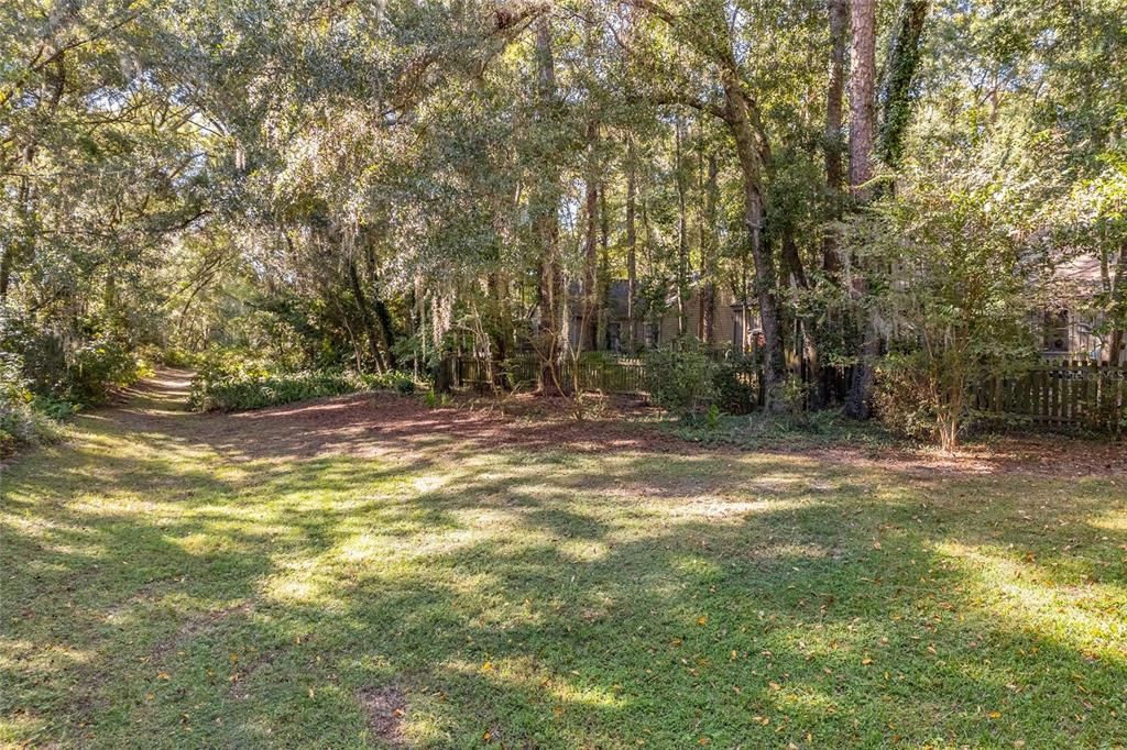 Active With Contract: $345,000 (3 beds, 2 baths, 1450 Square Feet)