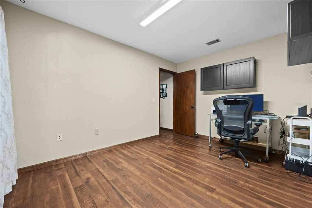 Active With Contract: $345,000 (3 beds, 2 baths, 1450 Square Feet)