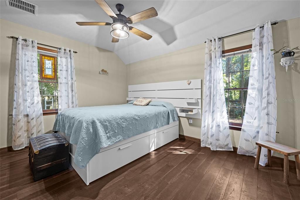 Active With Contract: $345,000 (3 beds, 2 baths, 1450 Square Feet)