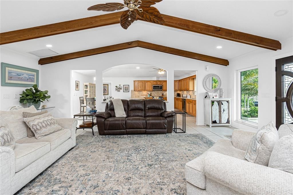 待售: $2,250,000 (3 贝兹, 2 浴室, 2232 平方英尺)