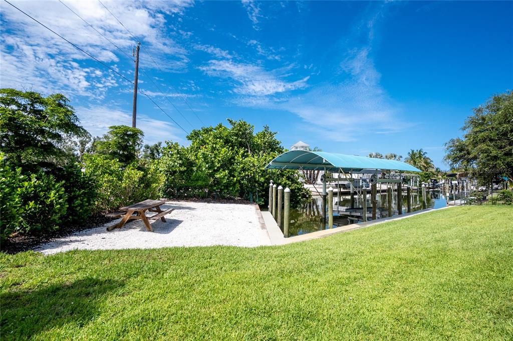 待售: $2,250,000 (3 贝兹, 2 浴室, 2232 平方英尺)