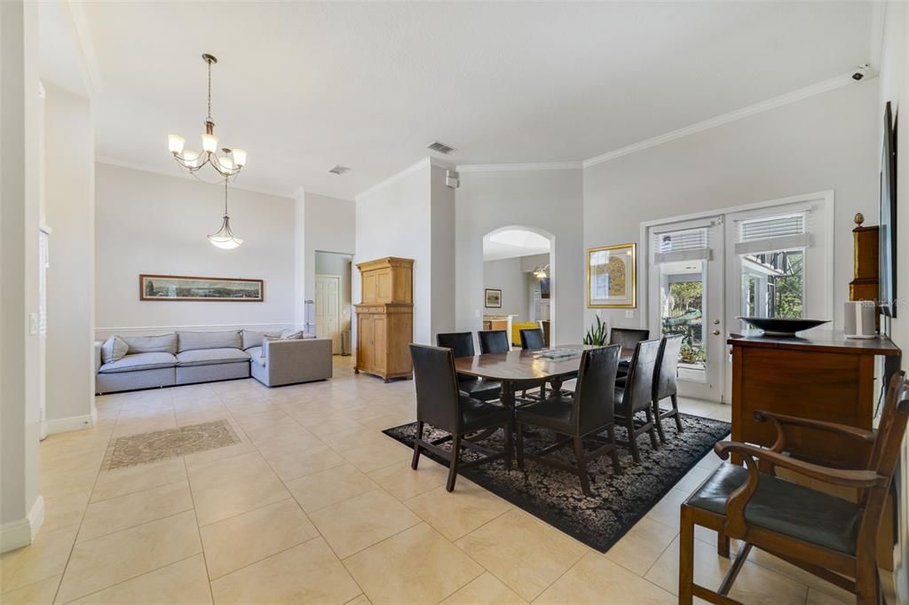 На продажу: $734,000 (5 спален, 3 ванн, 2916 Квадратных фут)