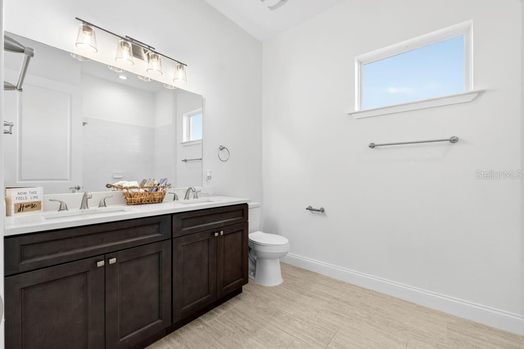 В аренду: $4,000 (3 спален, 2 ванн, 2871 Квадратных фут)