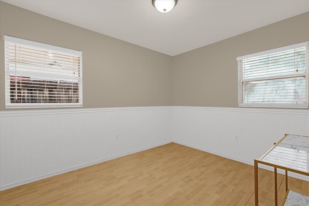 На продажу: $319,900 (3 спален, 2 ванн, 975 Квадратных фут)