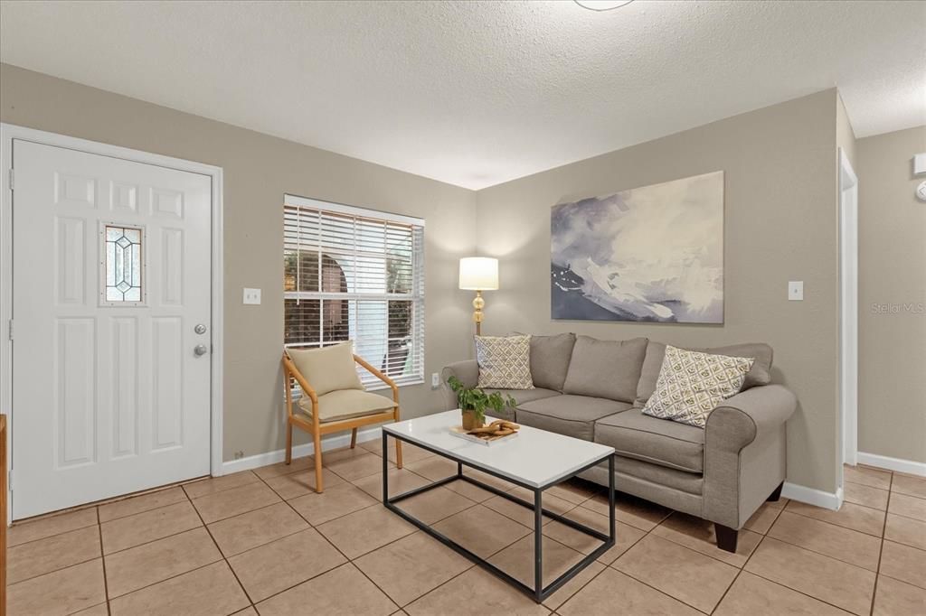 На продажу: $319,900 (3 спален, 2 ванн, 975 Квадратных фут)