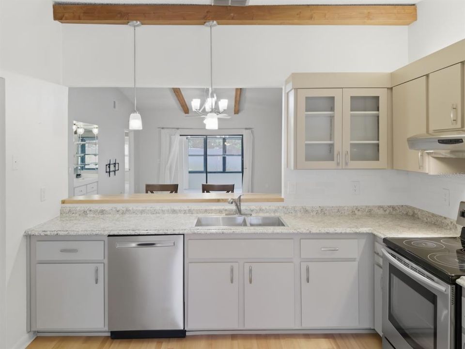 En Venta: $149,900 (2 camas, 2 baños, 1390 Pies cuadrados)