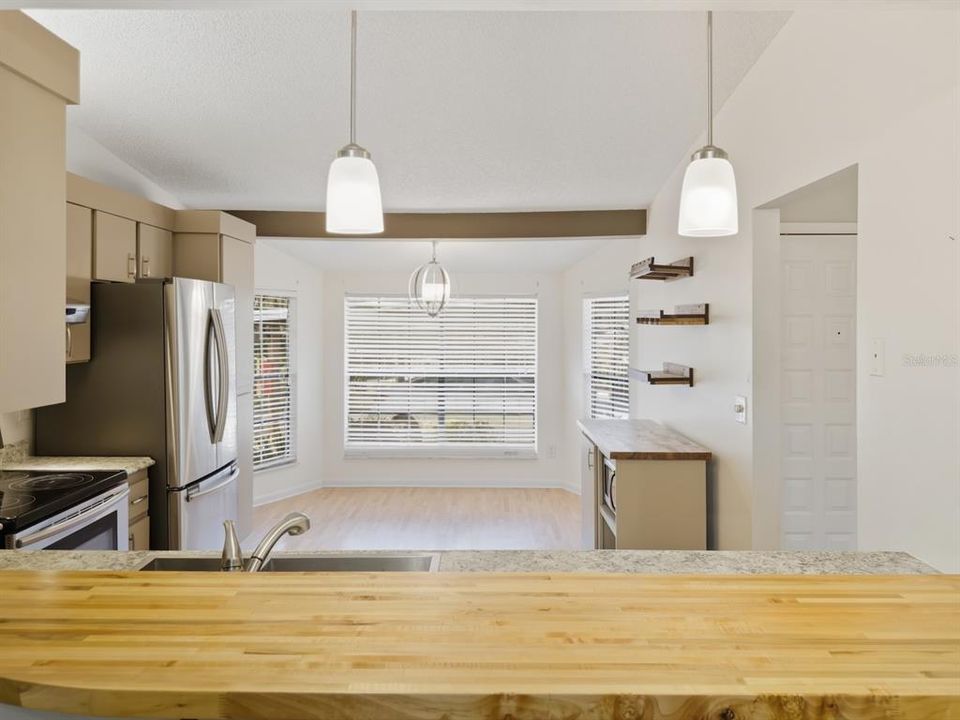 En Venta: $149,900 (2 camas, 2 baños, 1390 Pies cuadrados)