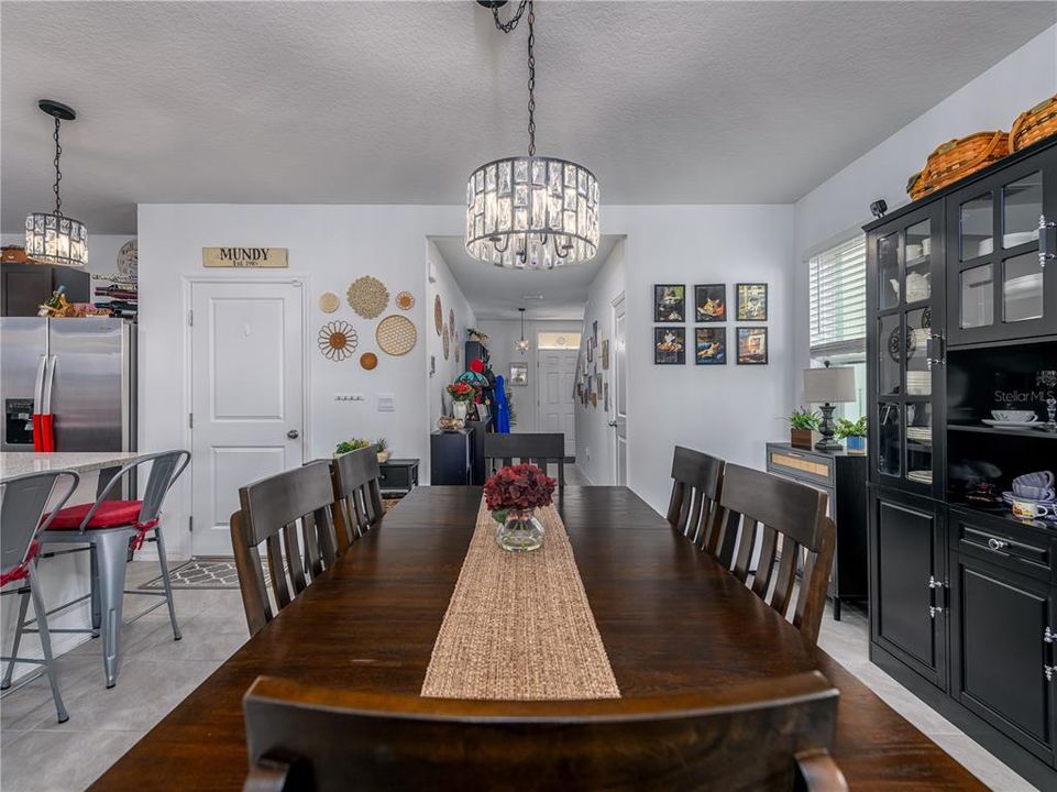 На продажу: $418,900 (5 спален, 3 ванн, 2447 Квадратных фут)