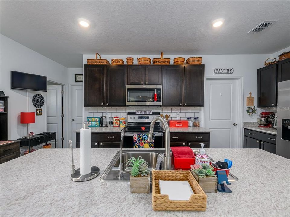 На продажу: $418,900 (5 спален, 3 ванн, 2447 Квадратных фут)