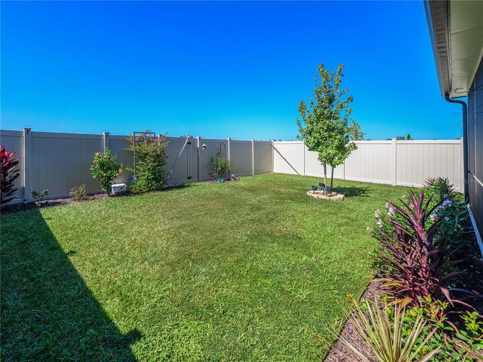 На продажу: $418,900 (5 спален, 3 ванн, 2447 Квадратных фут)