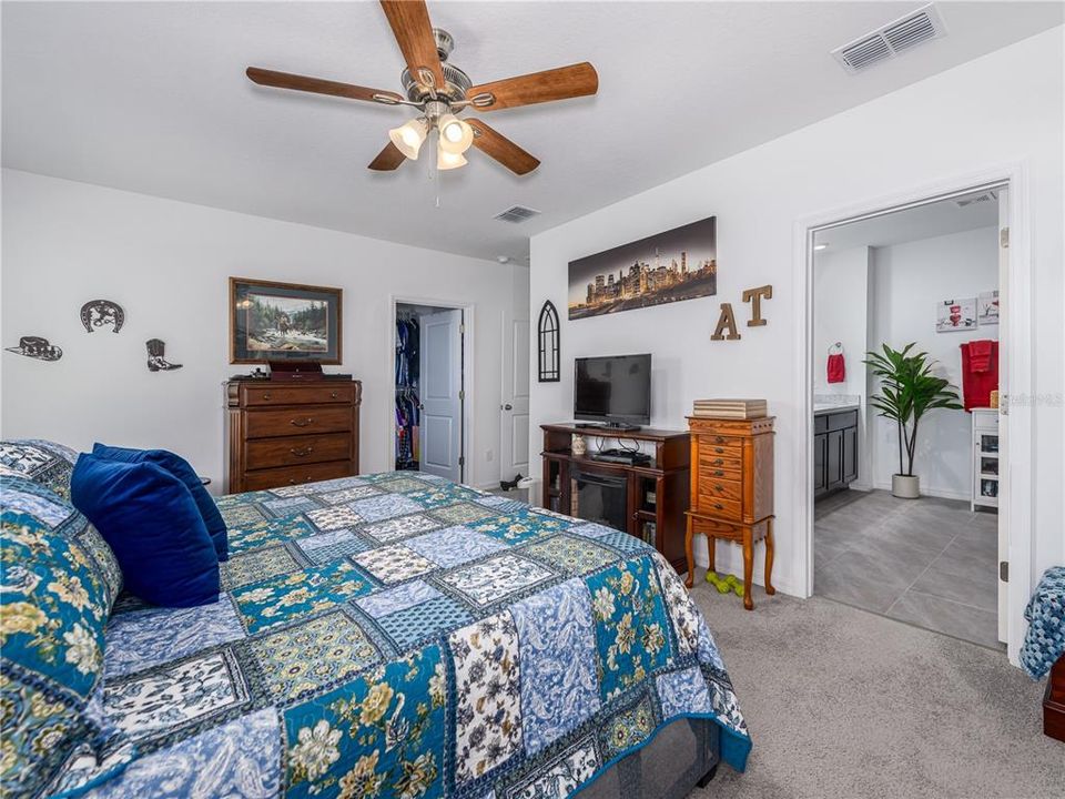 На продажу: $418,900 (5 спален, 3 ванн, 2447 Квадратных фут)