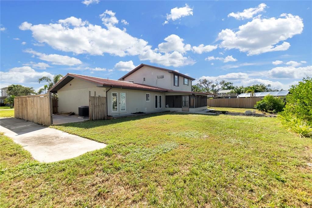 Active With Contract: $549,000 (5 beds, 3 baths, 2344 Square Feet)