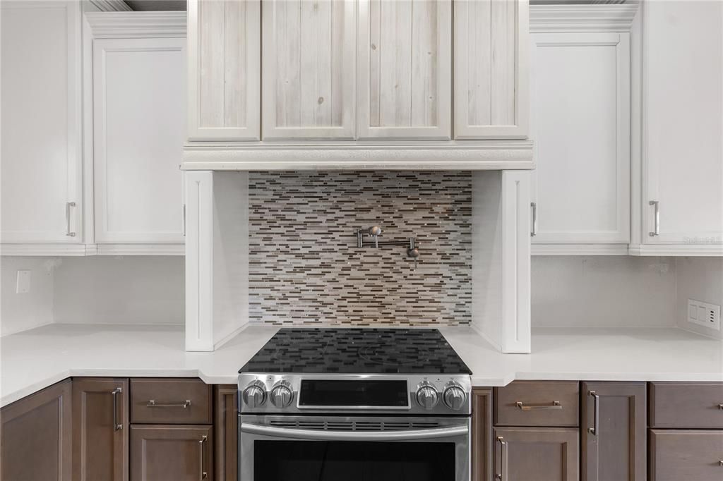 Active With Contract: $549,000 (5 beds, 3 baths, 2344 Square Feet)