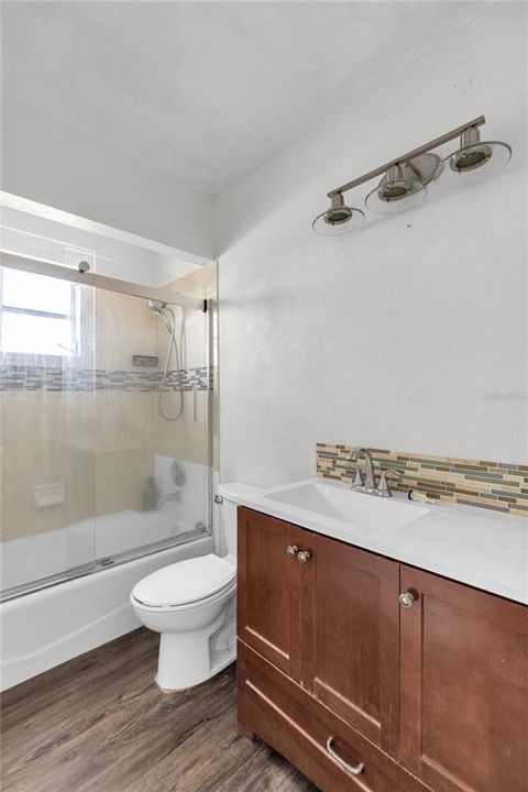 Active With Contract: $549,000 (5 beds, 3 baths, 2344 Square Feet)