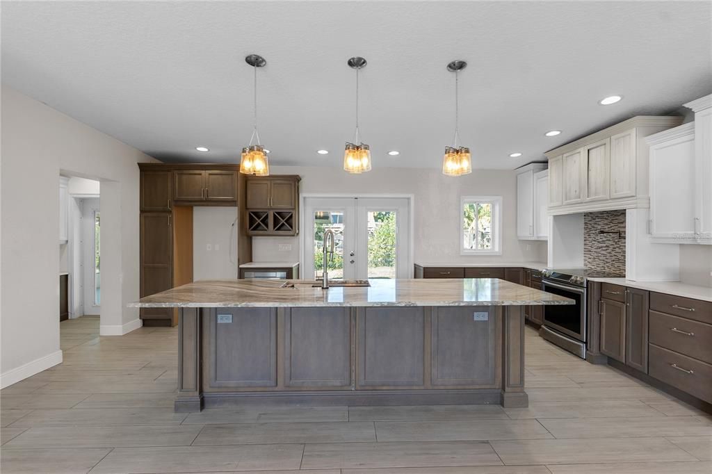 Active With Contract: $549,000 (5 beds, 3 baths, 2344 Square Feet)