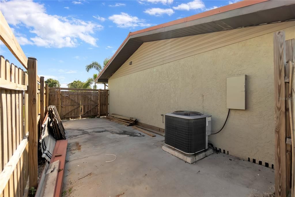 Active With Contract: $549,000 (5 beds, 3 baths, 2344 Square Feet)