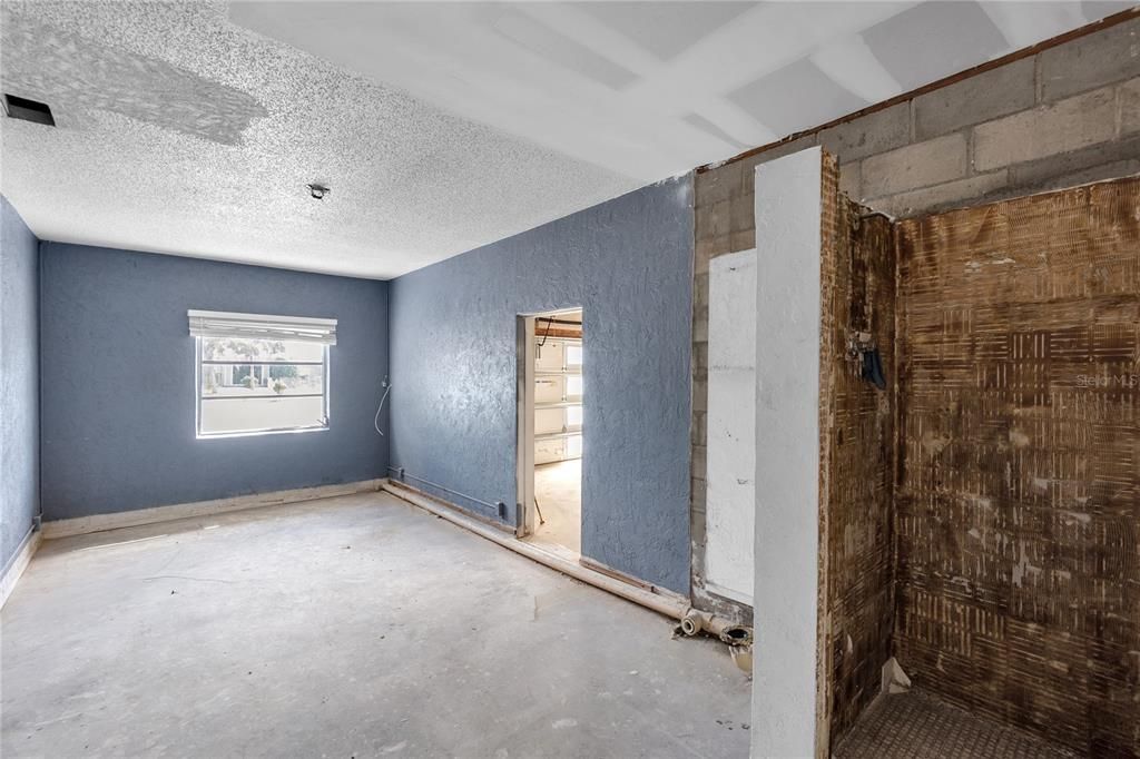 Active With Contract: $549,000 (5 beds, 3 baths, 2344 Square Feet)