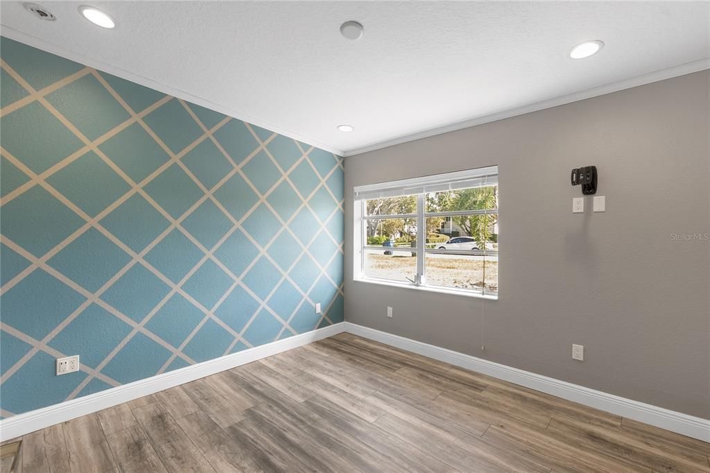 Active With Contract: $549,000 (5 beds, 3 baths, 2344 Square Feet)