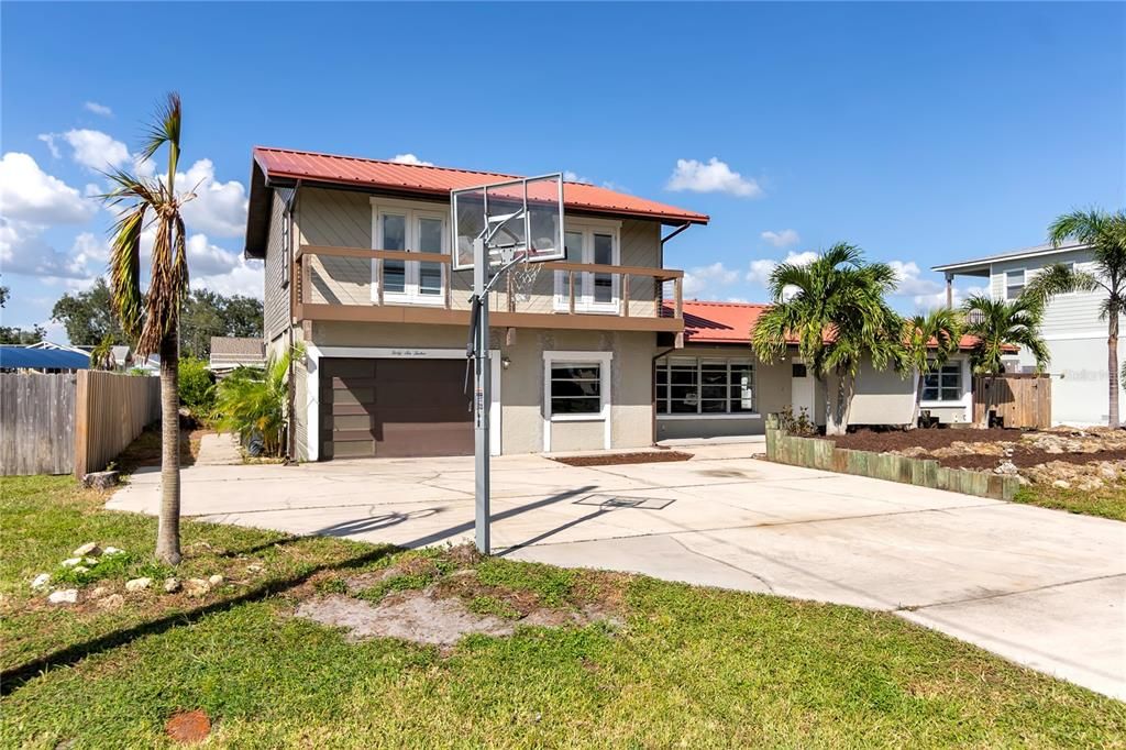 Active With Contract: $549,000 (5 beds, 3 baths, 2344 Square Feet)