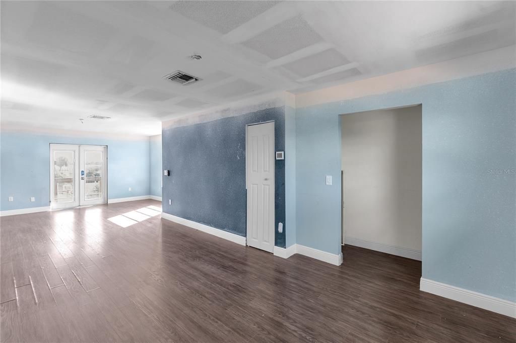 Active With Contract: $549,000 (5 beds, 3 baths, 2344 Square Feet)