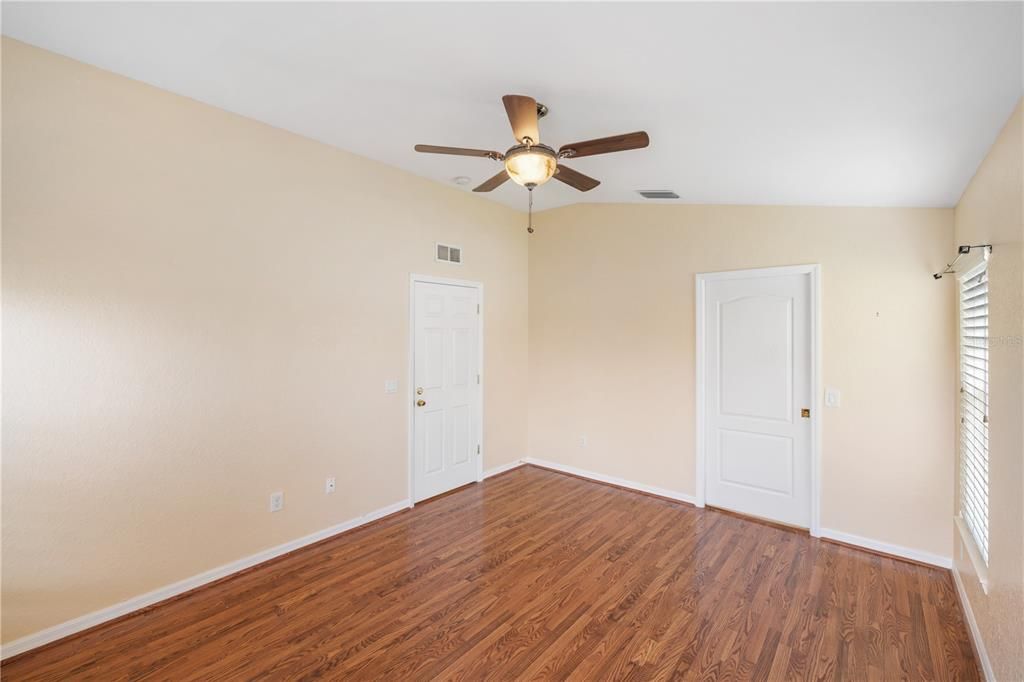 For Rent: $2,600 (4 beds, 2 baths, 2024 Square Feet)