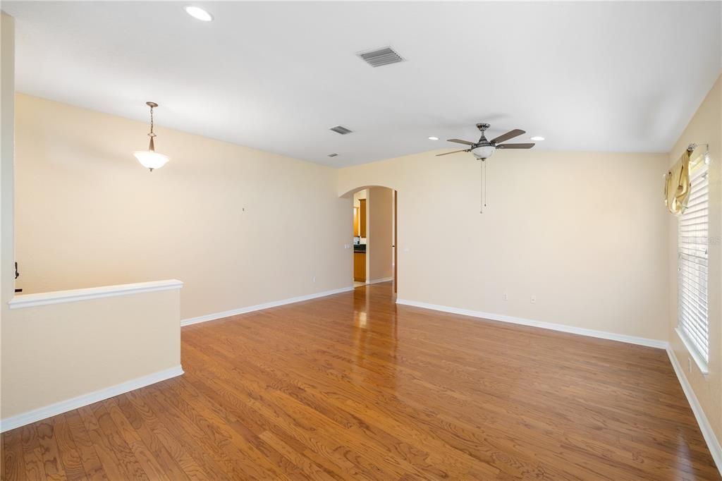 For Rent: $2,600 (4 beds, 2 baths, 2024 Square Feet)