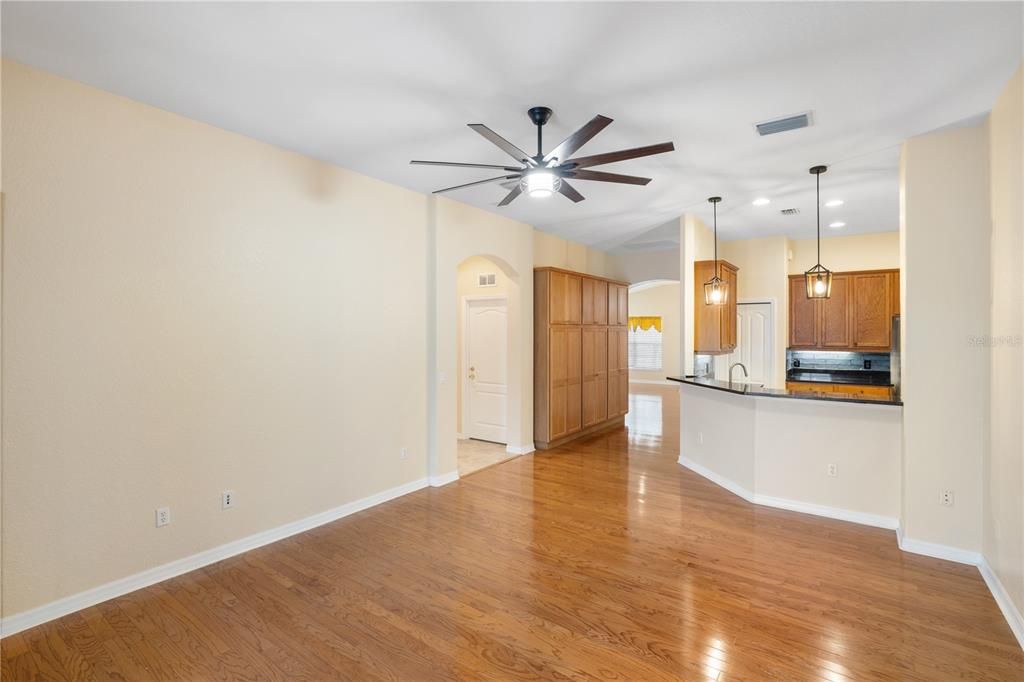 For Rent: $2,600 (4 beds, 2 baths, 2024 Square Feet)