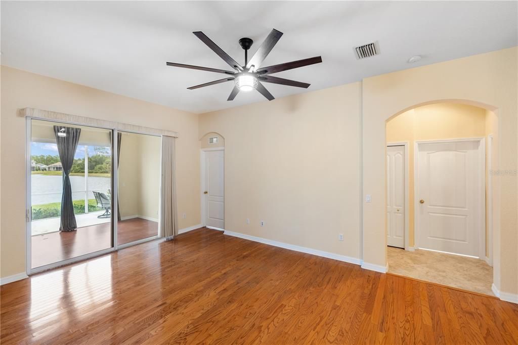 For Rent: $2,600 (4 beds, 2 baths, 2024 Square Feet)