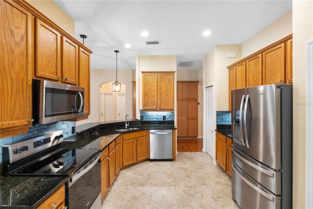 For Rent: $2,600 (4 beds, 2 baths, 2024 Square Feet)