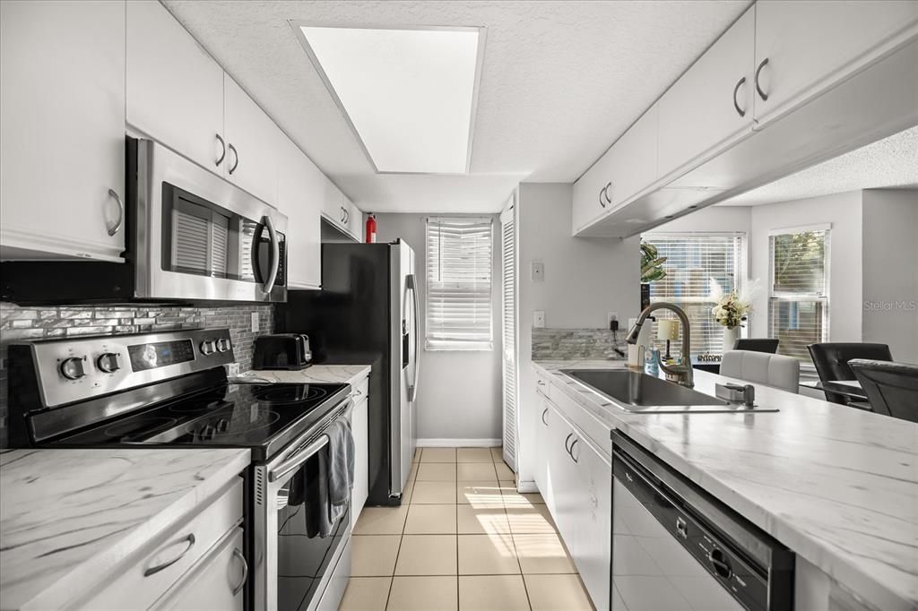 For Sale: $218,000 (3 beds, 2 baths, 1301 Square Feet)